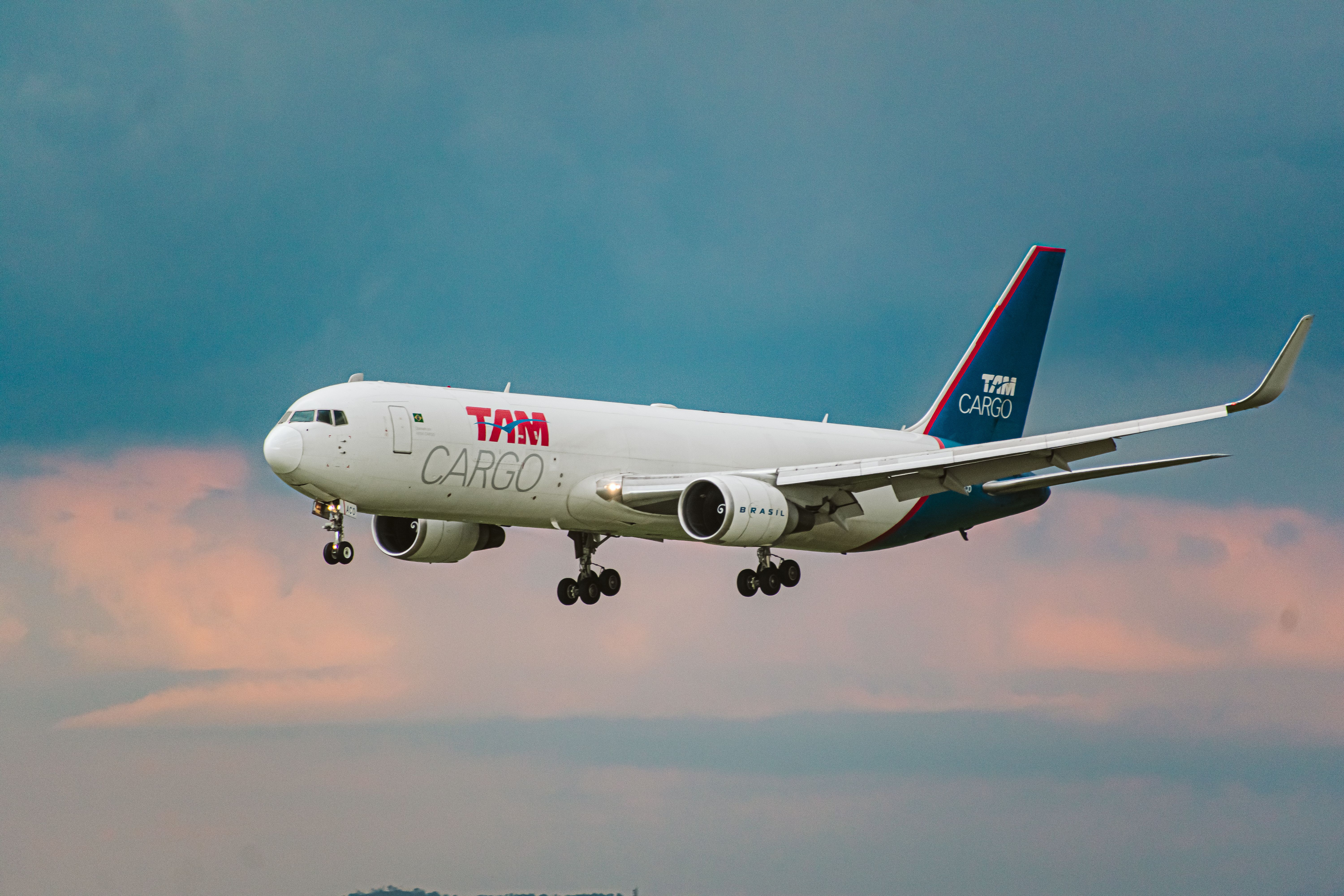 LATAM Flies 1 Ton Of Aid To Recife Following Heavy Rains