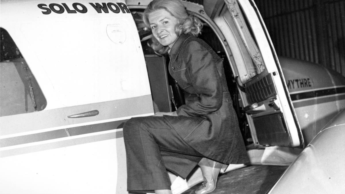 Over 100 Broken Records: The Incredible Flying Career Of Sheila Scott