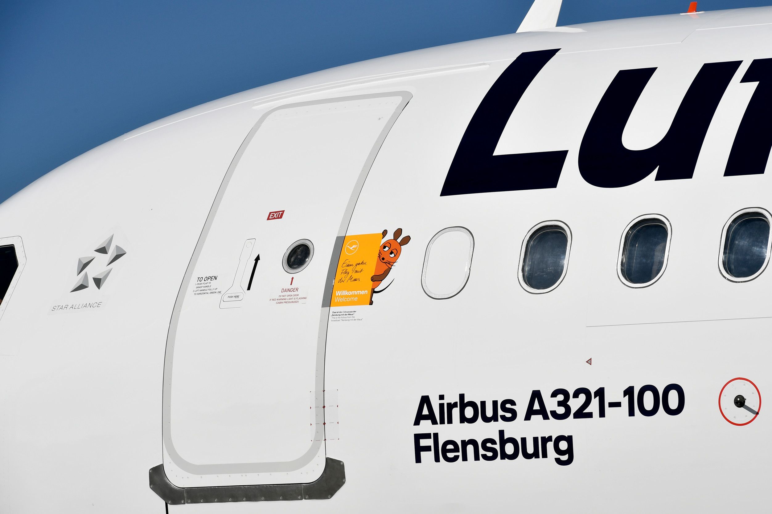 Welcome Onboard: The Story Of Lufthansa's Yellow Box