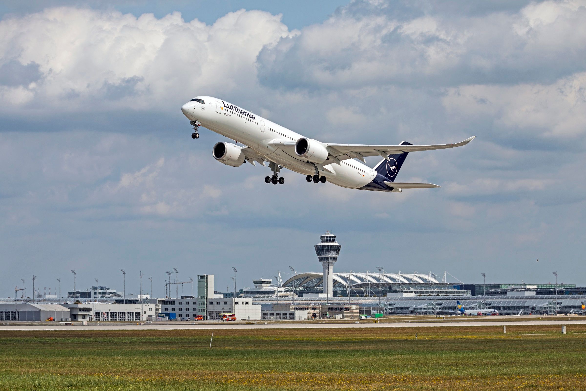Lufthansa Flight Delayed 1 Hour As 30 Passengers Are Made To Retake COVID Tests