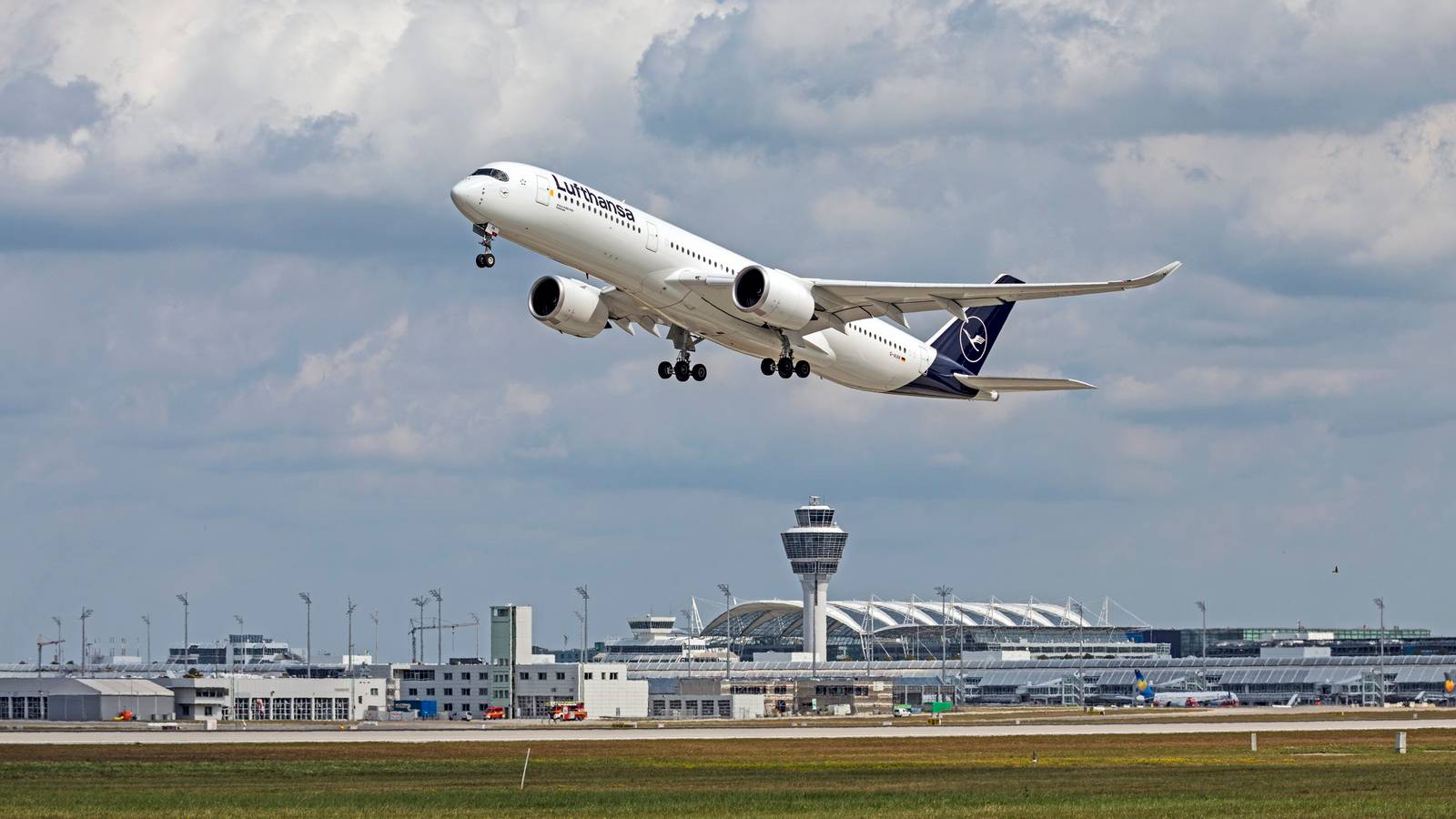 Lufthansa Flight Delayed 1 Hour As 30 Passengers Are Made To Retake COVID Tests