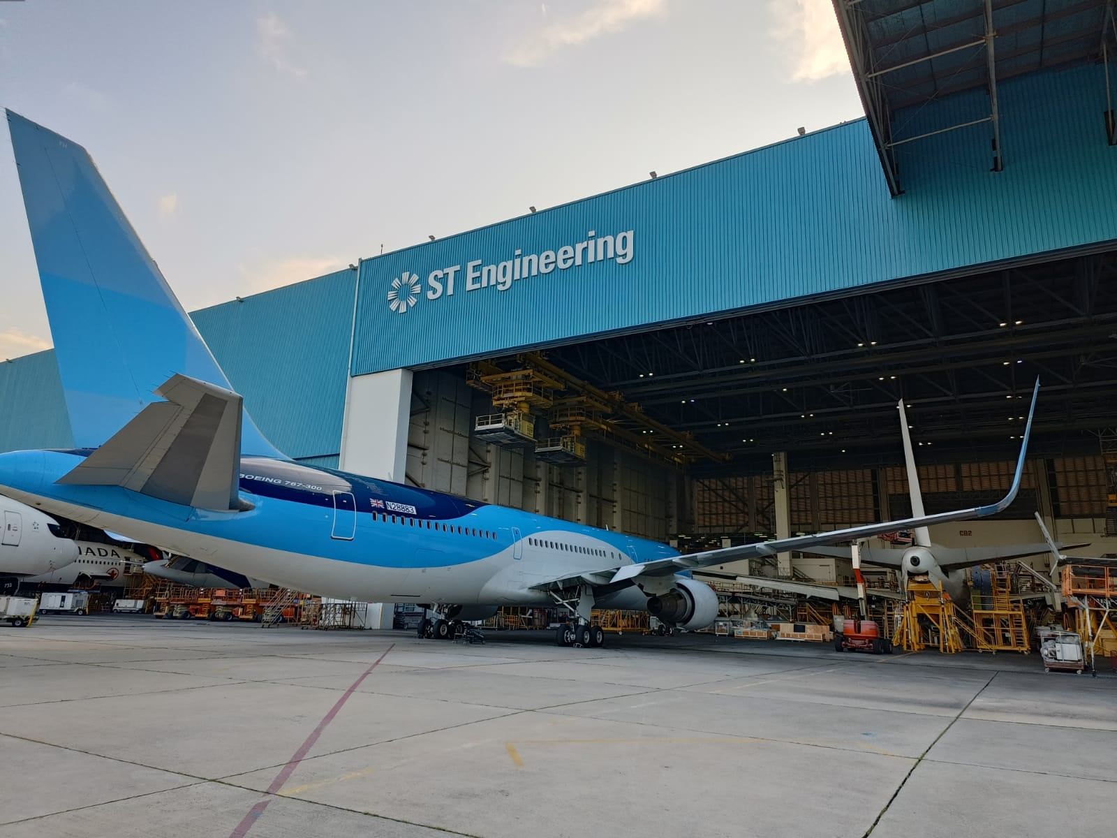 Icelandair To Take A Former TUI Boeing 767 After Freighter Conversion