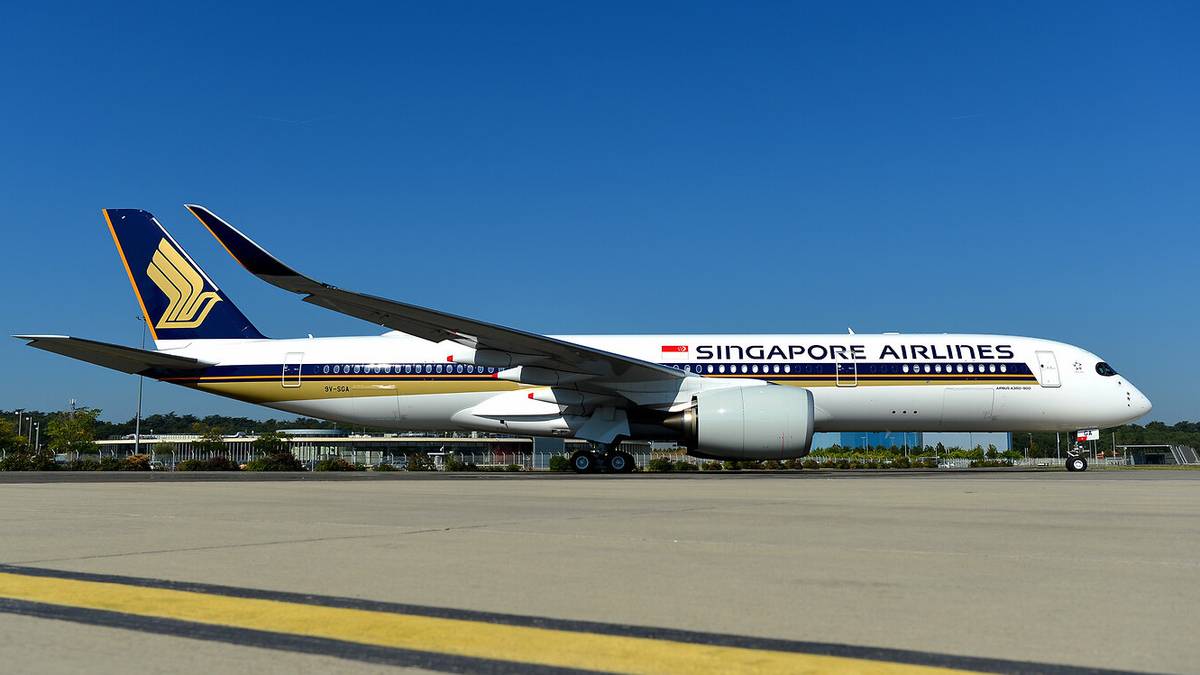 航空機・ヘリコプター Singapore Airlines Airbus A350-900 1:200 AIRBUS A350-900 AIRCRAFT MODEL SCALE 1:200