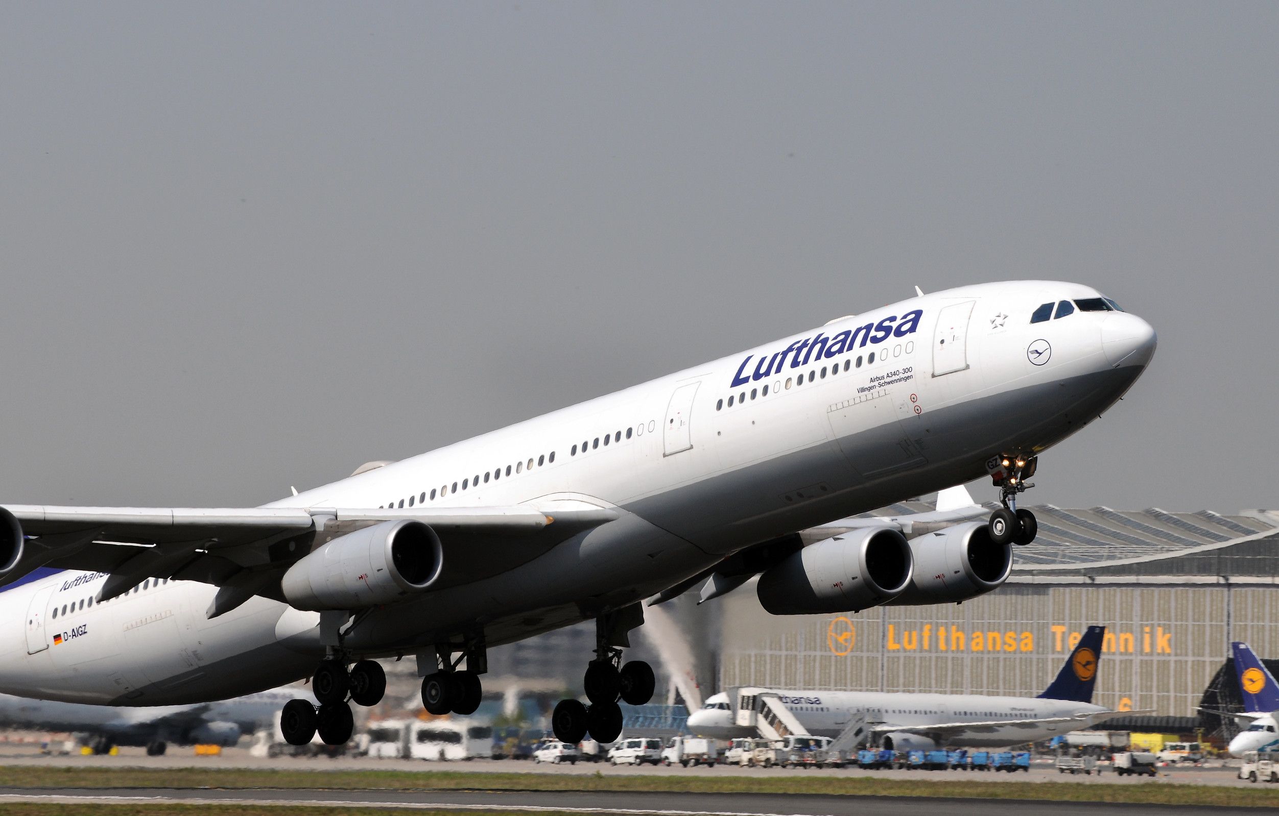 Shipping Magnate Klaus-Michael Kühne Ups Lufthansa Share To 15%