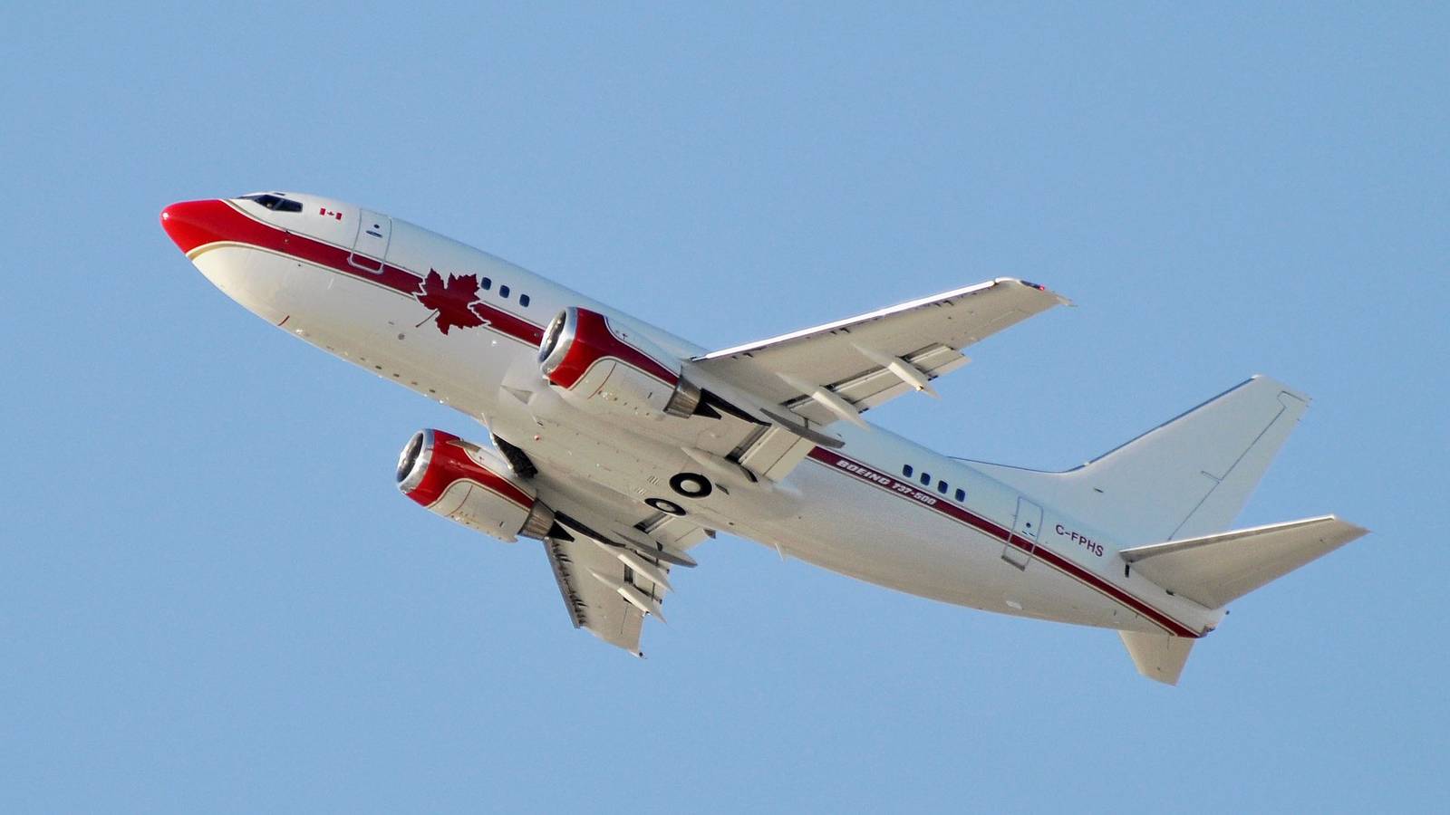 33 Years Of Flight: Where Can You Find The Oldest Active Boeing 737-500s?