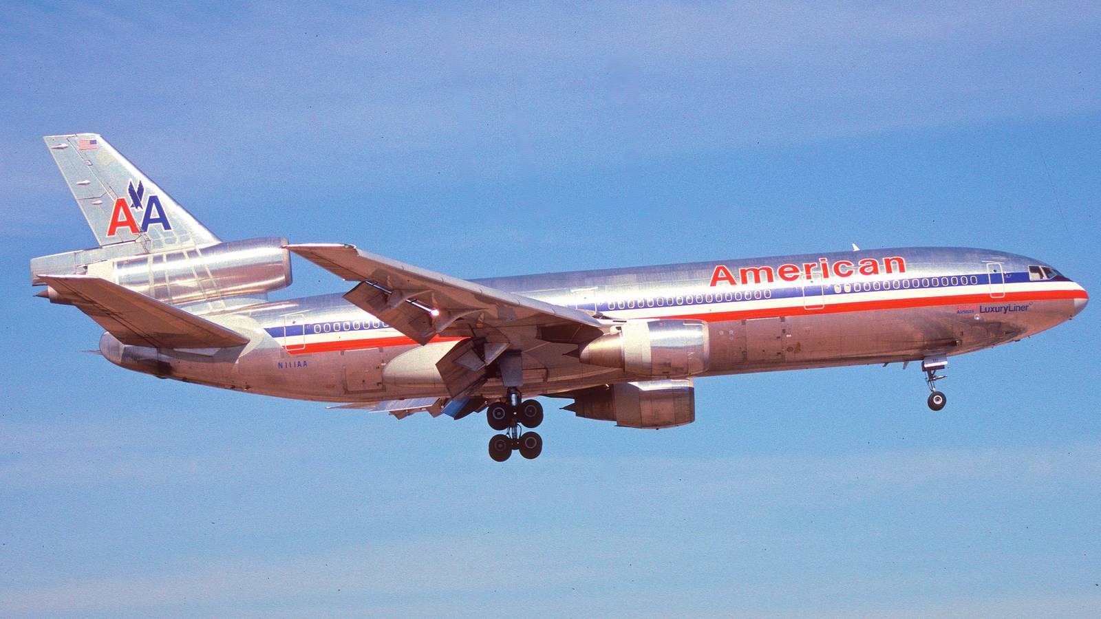 American Airlines Flight 96: The DC-10 Whose Cargo Door Fell Off