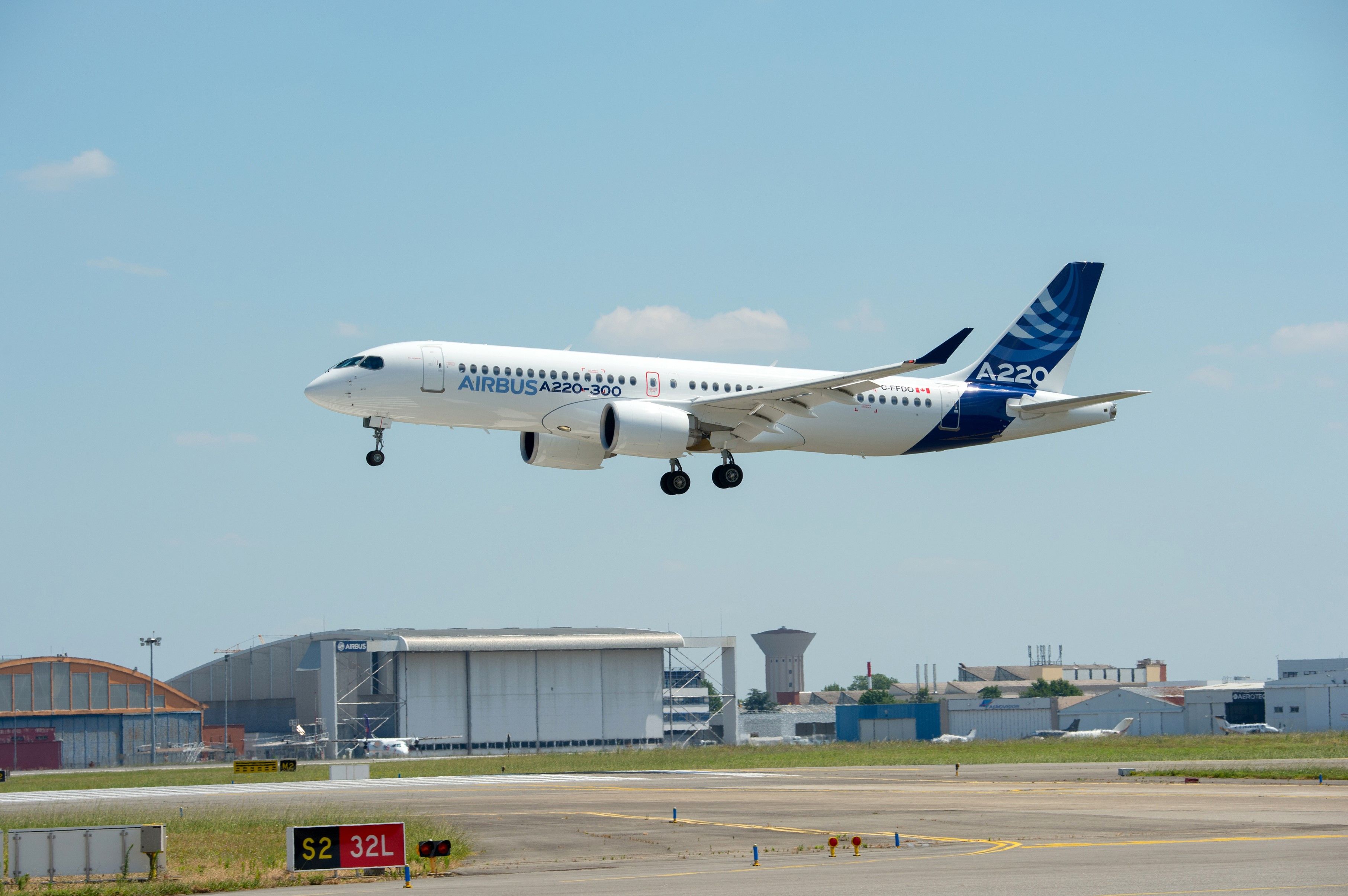 Turkish Airlines Has Its Sights On 30 Airbus A220 Or Embraer E195-E2 Regional Jets