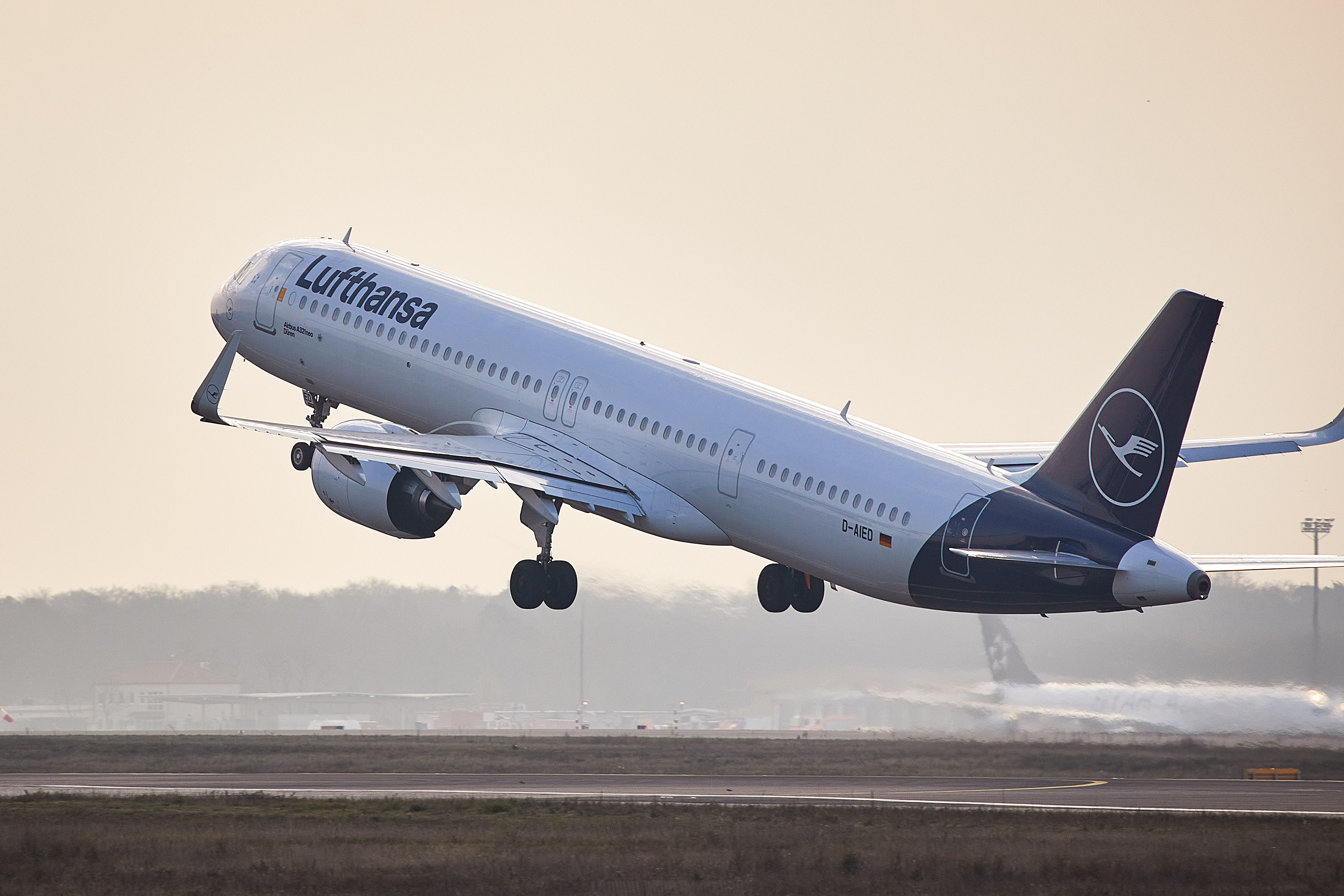 Innovation Coming: EU Paves The Way For 5G In Airplanes
