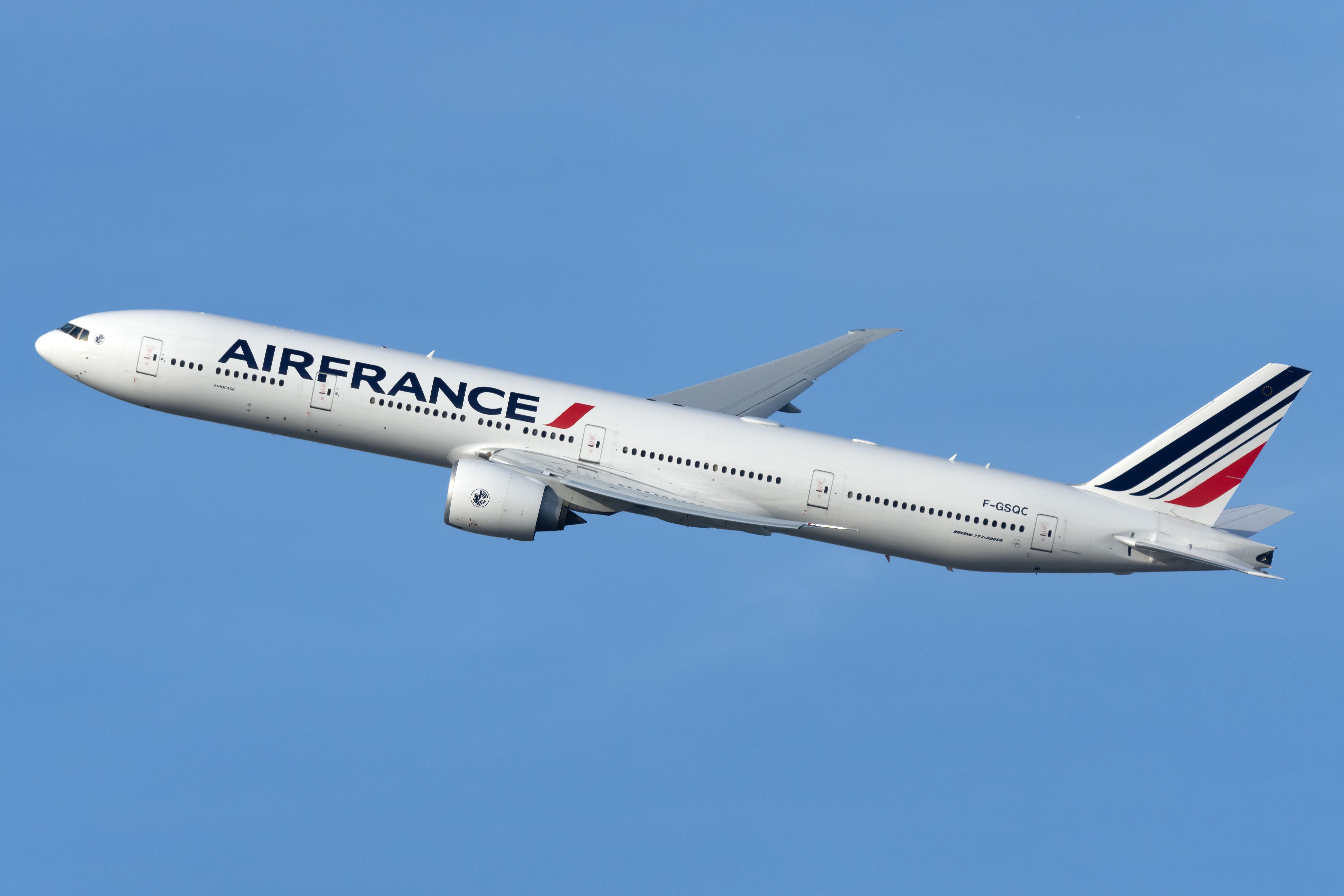 Paris' Airports Will Add 100 Amadeus Self Bag Drop Kiosks