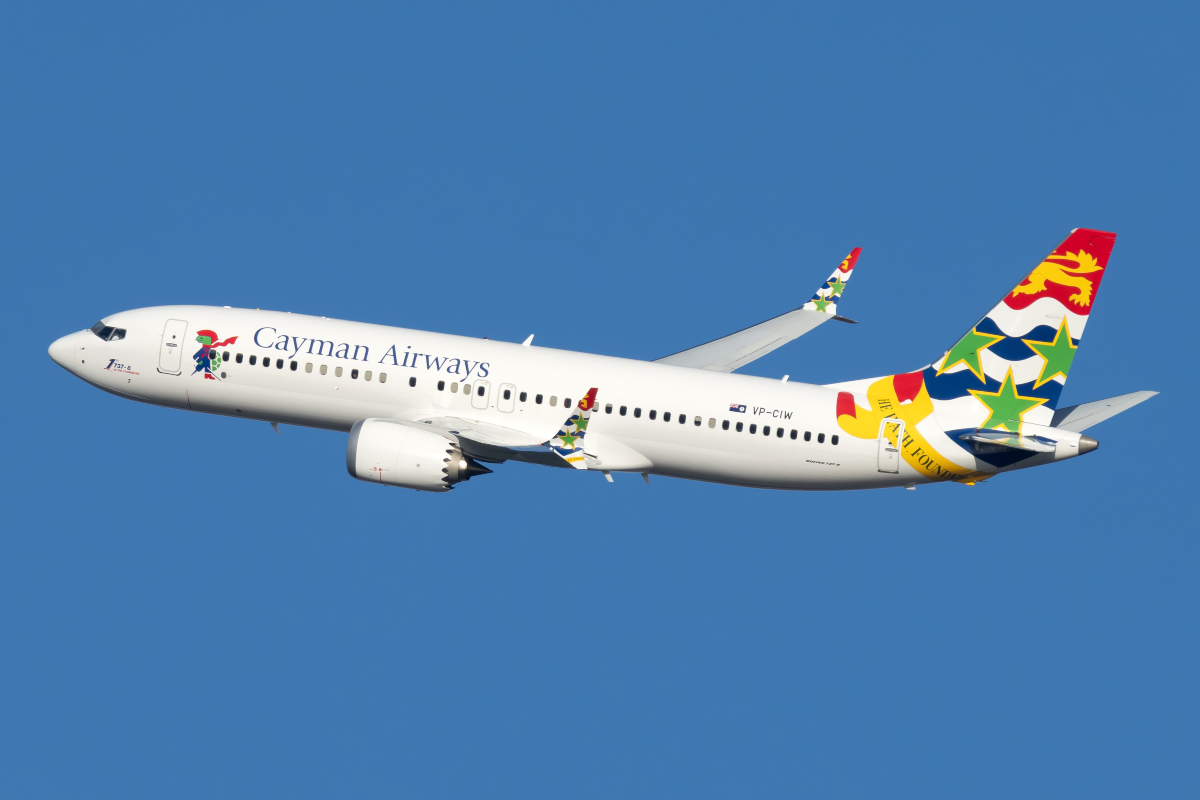 Cayman Airways Boeing 737 MAX 8 Lands In Los Angeles With Damaged Windshield