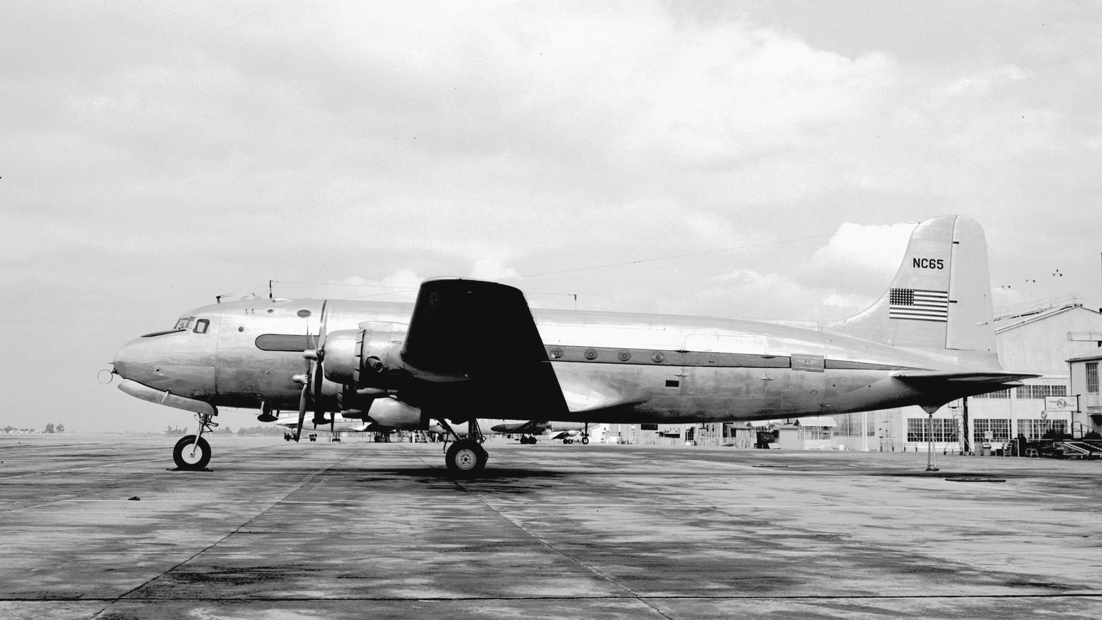 Disappearance Over Lake Michigan: The Story Of Northwest Orient Airlines Flight 2501