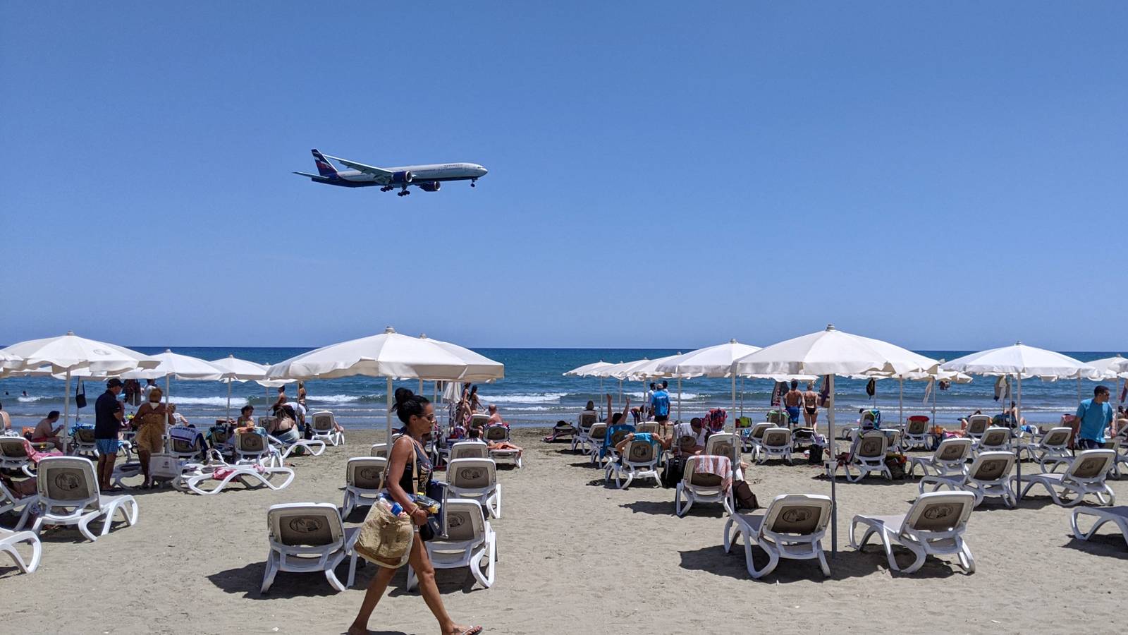 Cyprus Set To Suffer A €600 Million Blow Due To Russian Airspace Ban