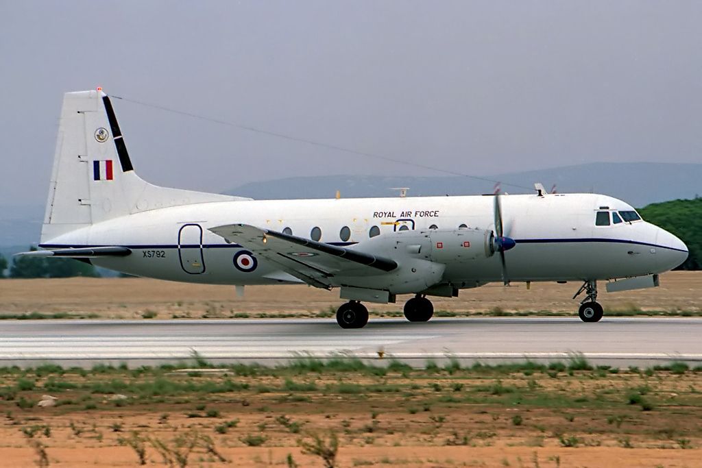 ホーカーシドレー旅客機H S-748 Hawker Siddeley HS 748 - Wikipedia