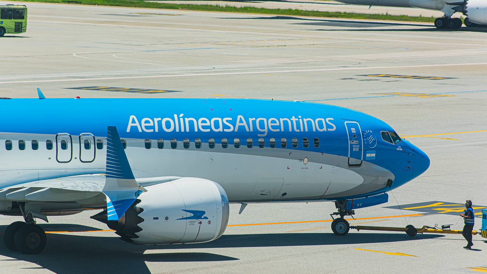 False Alarm: Aerolíneas Argentinas Boeing 737 Emergency Lands Following Bomb Threat