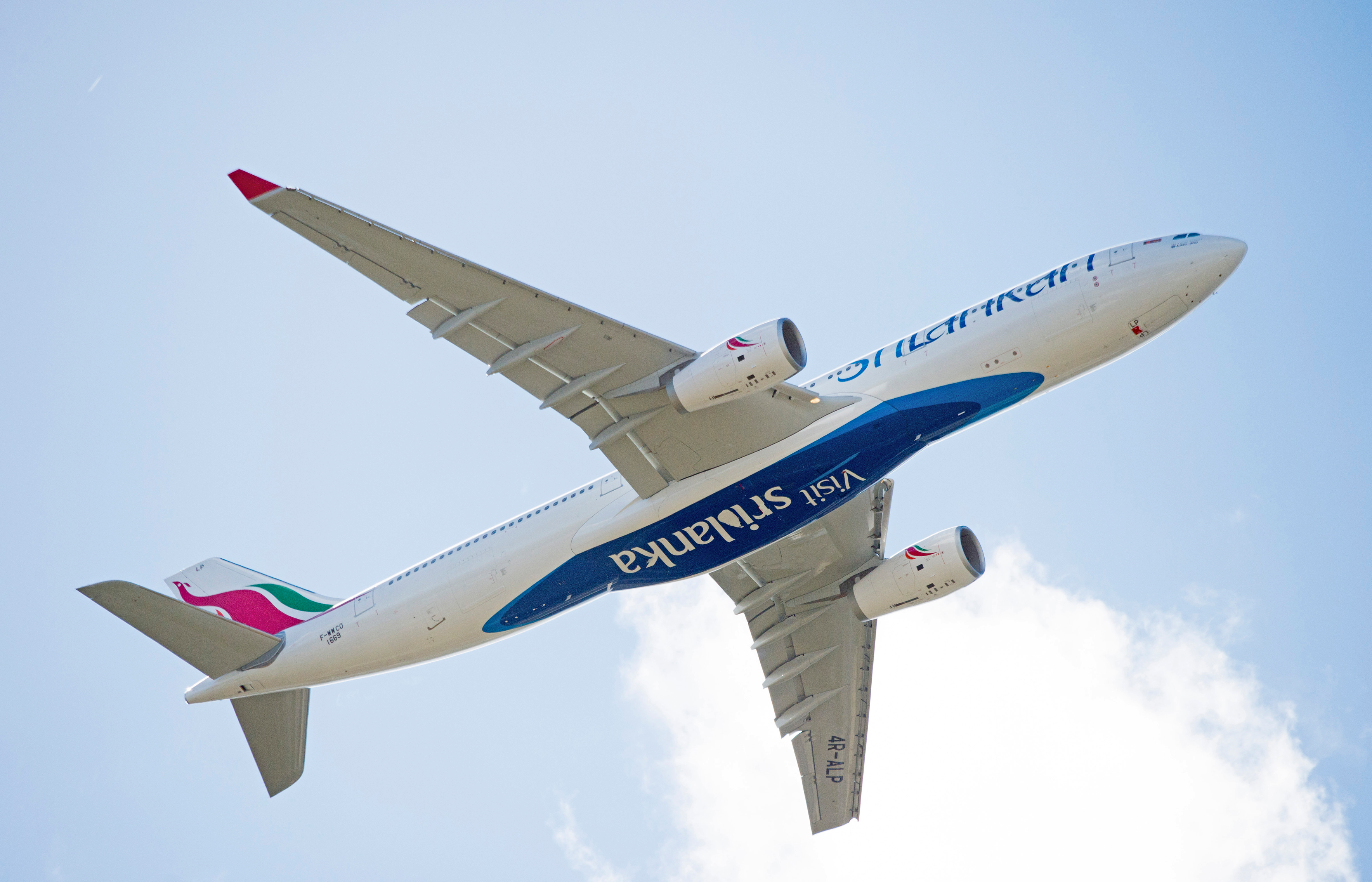 Sri Lanka To Push Ahead With National Airline Privatization
