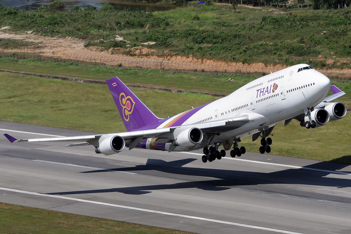 Thai Airways Will Auction More Boeing 747 Seats Via Facebook