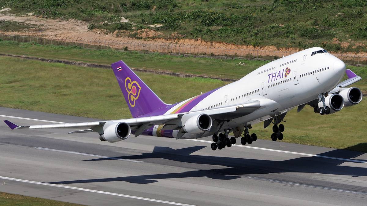 Thai Airways Will Auction More Boeing 747 Seats Via Facebook