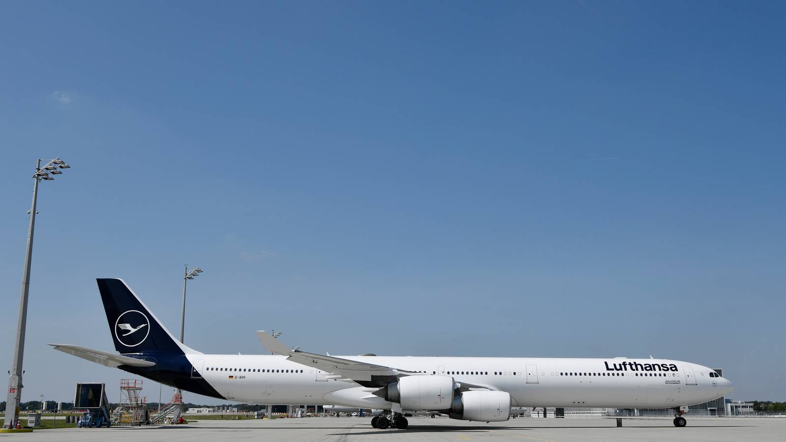 Returning To Service? Another Lufthansa A340-600 Leaves Storage For Malta