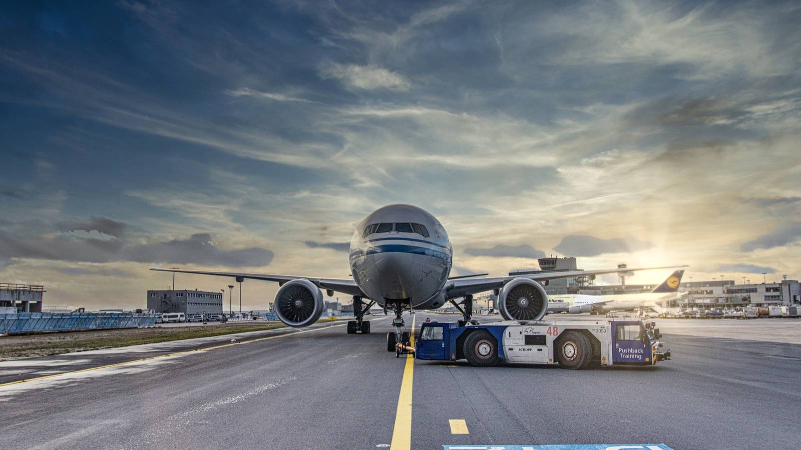 Key To Aircraft Turnarounds: The Role Of A Dispatcher
