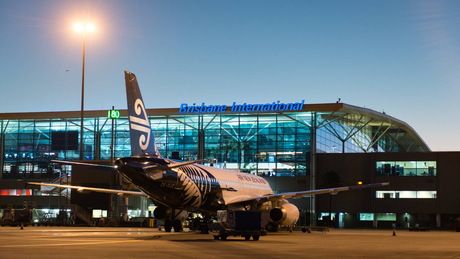 Brisbane Airport Goes Yellow And Cuts Noise Impact With Overwater Flights