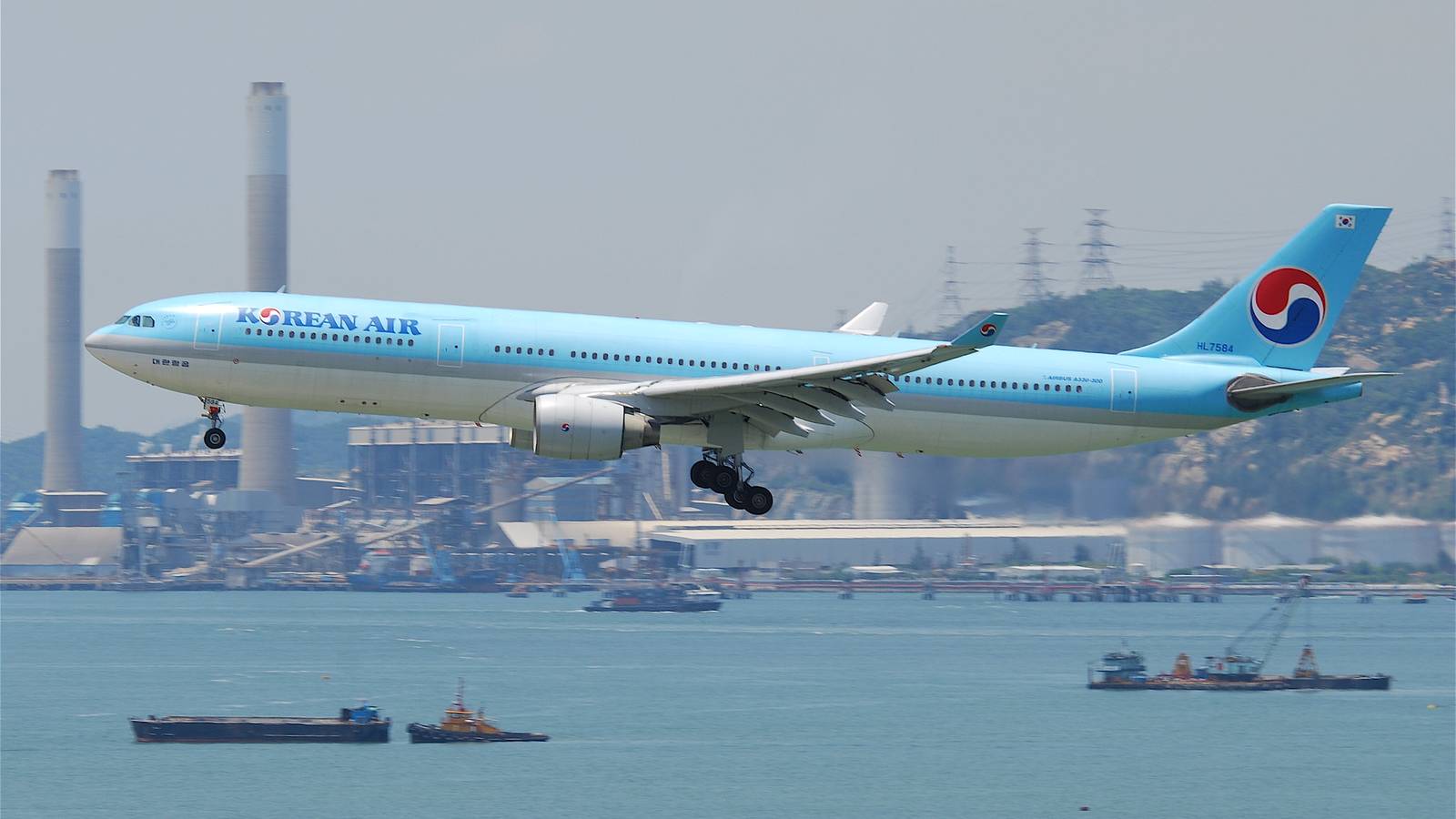 Korean Air Airbus A330 Emergency Lands In Azerbaijan After Engine Defect