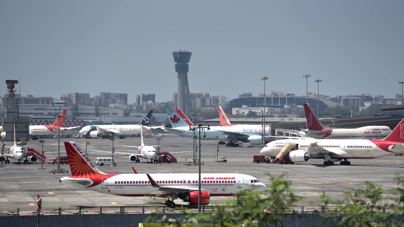 How New eVisas & ETAs Could Help Handle Passenger Growth