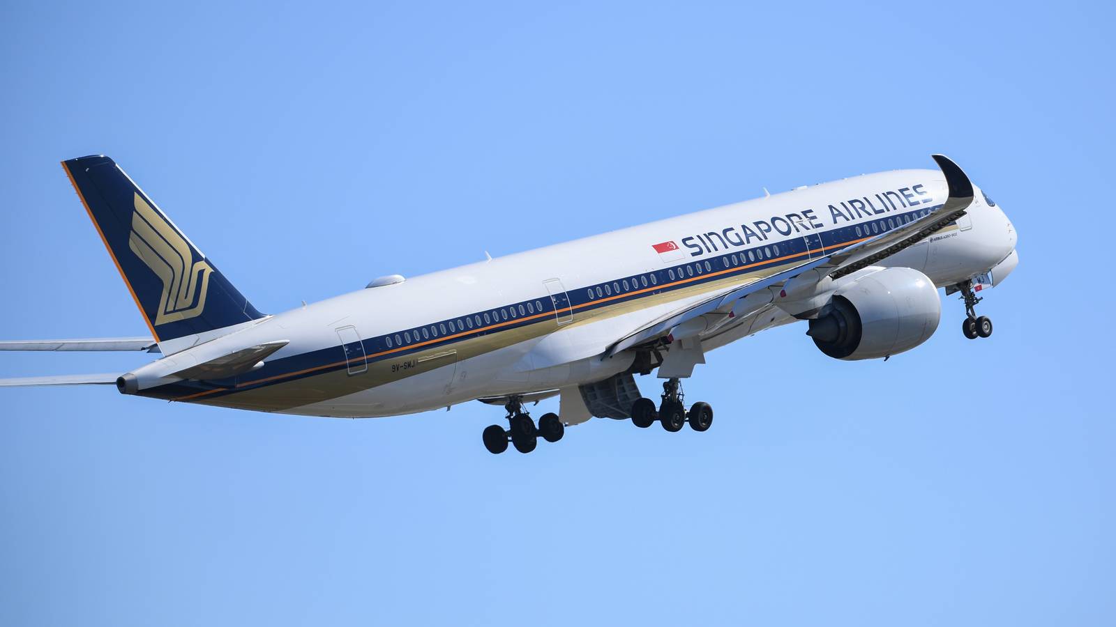 How Singapore Airlines Is Trying To Cut 15,000 Tons Of Emissions A Year