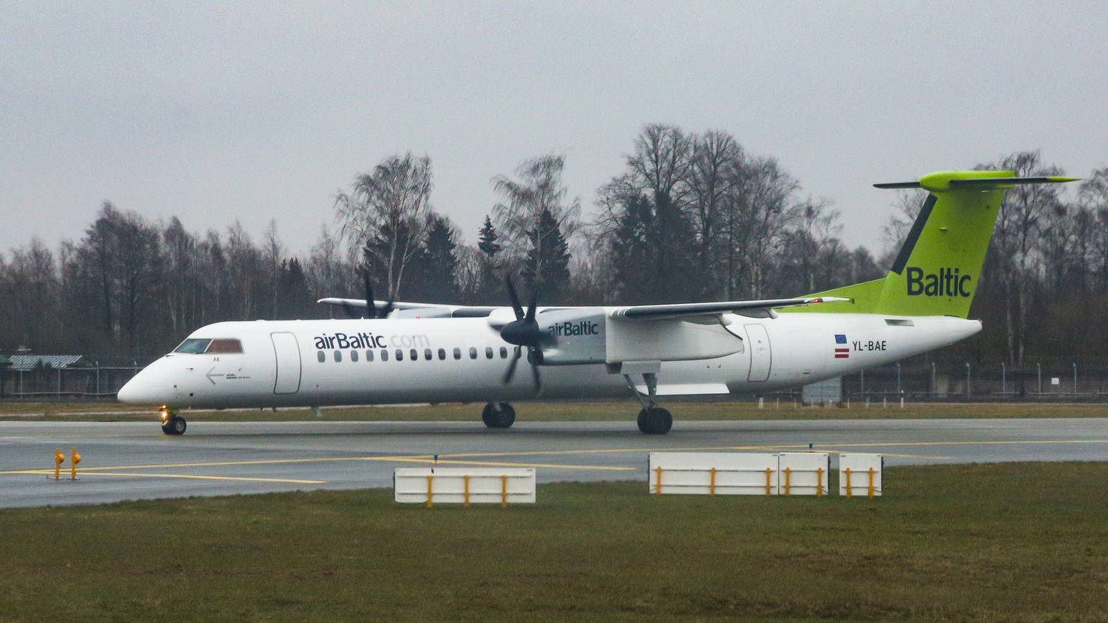 airBaltic Begins Returning Dash 8 Turboprops To Their Lessor