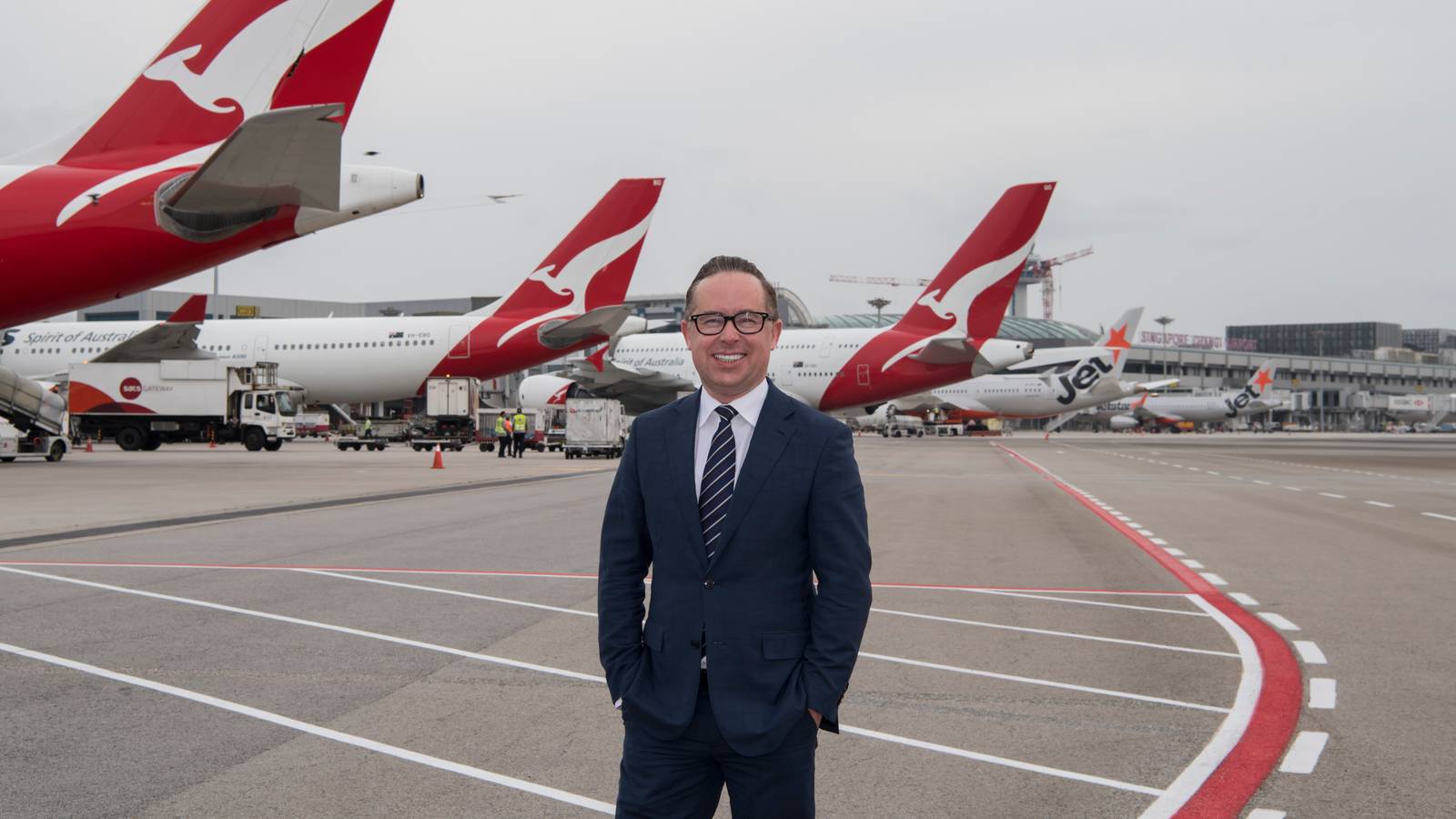 Qantas Boss Issues Apology, Offers $50 To Frequent Fliers