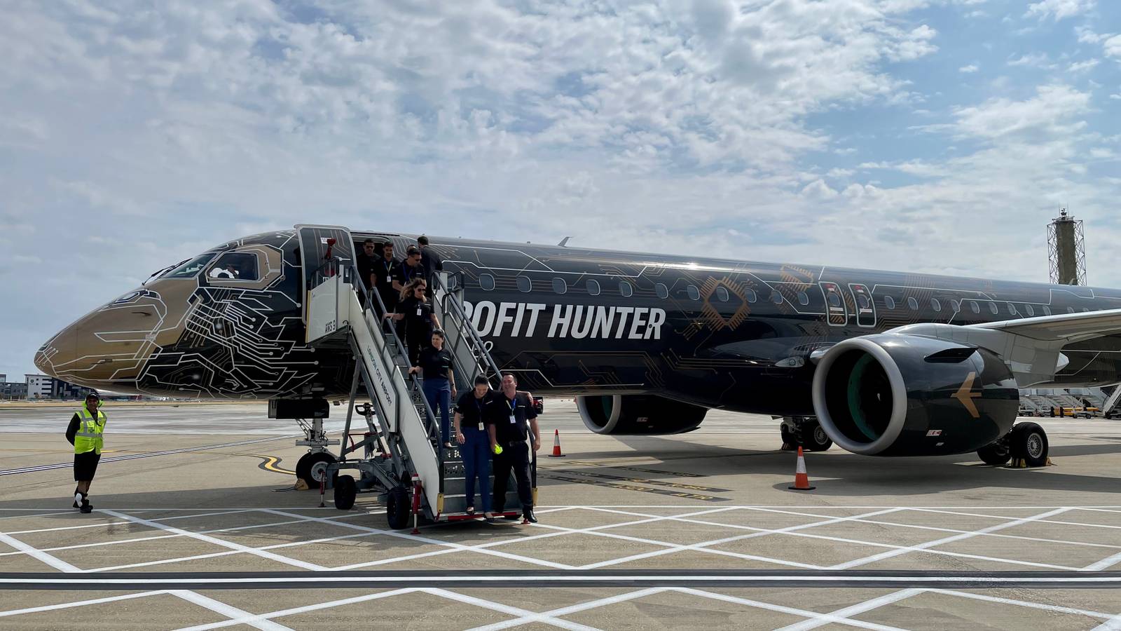 It's Official: SalamAir Firms Up Order For 6 Embraer E195-E2s