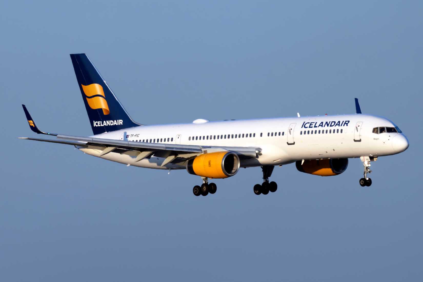 Icelandair Boeing 757-200