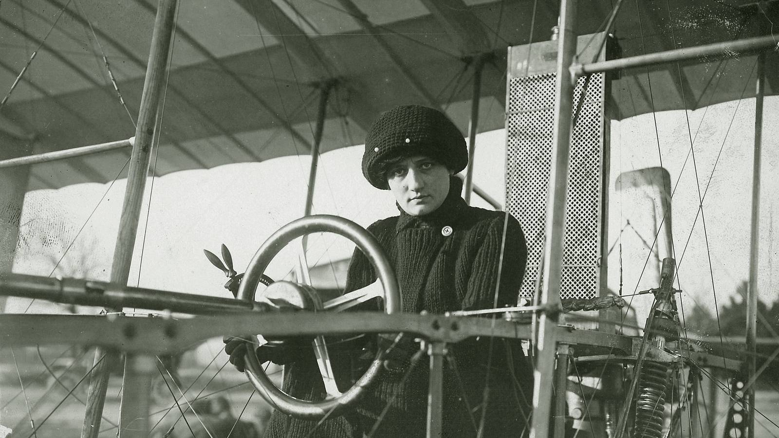 Raymonde de Laroche: The Life & Times Of The World's First Licensed Female Pilot