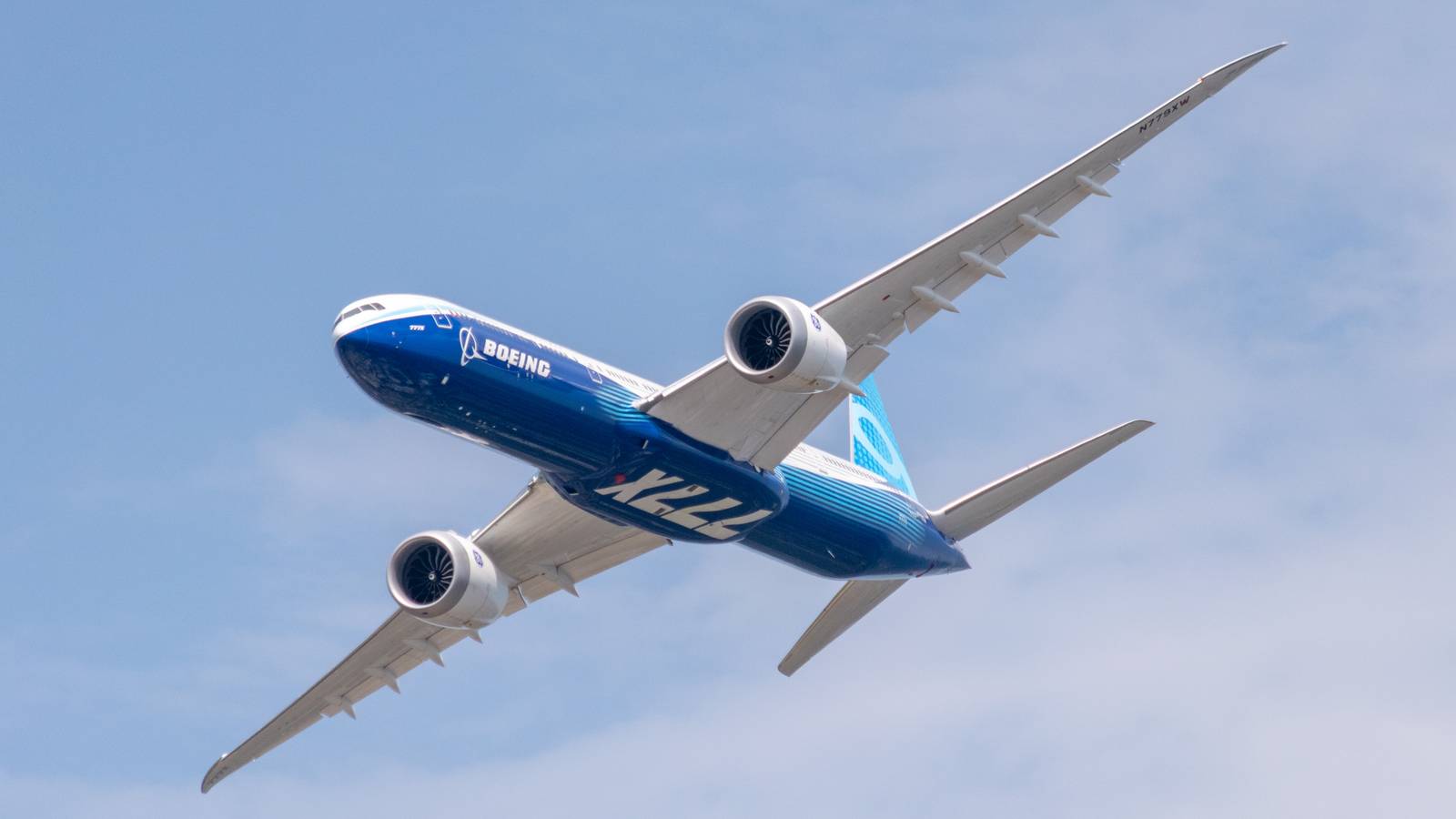 On Display At Farnborough: Inside The Boeing 777X Test Aircraft