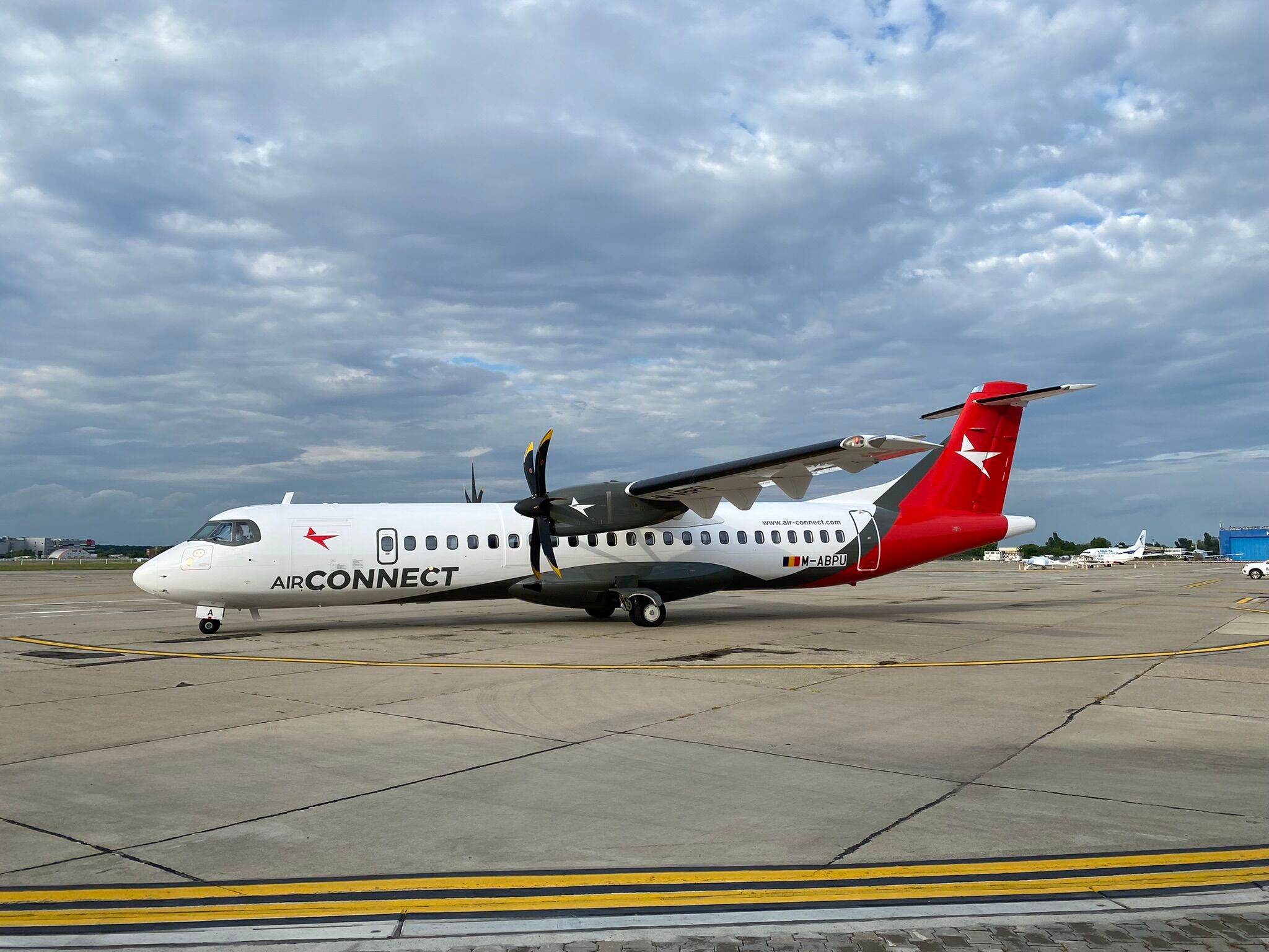 Romania's AirConnect To Launch ATR 72 Flights In October