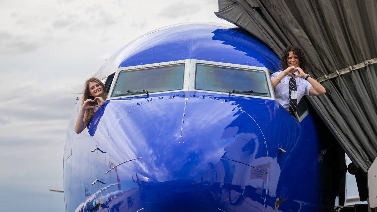 Southwest Airlines' 1st Mother/Daughter Pilot Duo Heads To The Skies