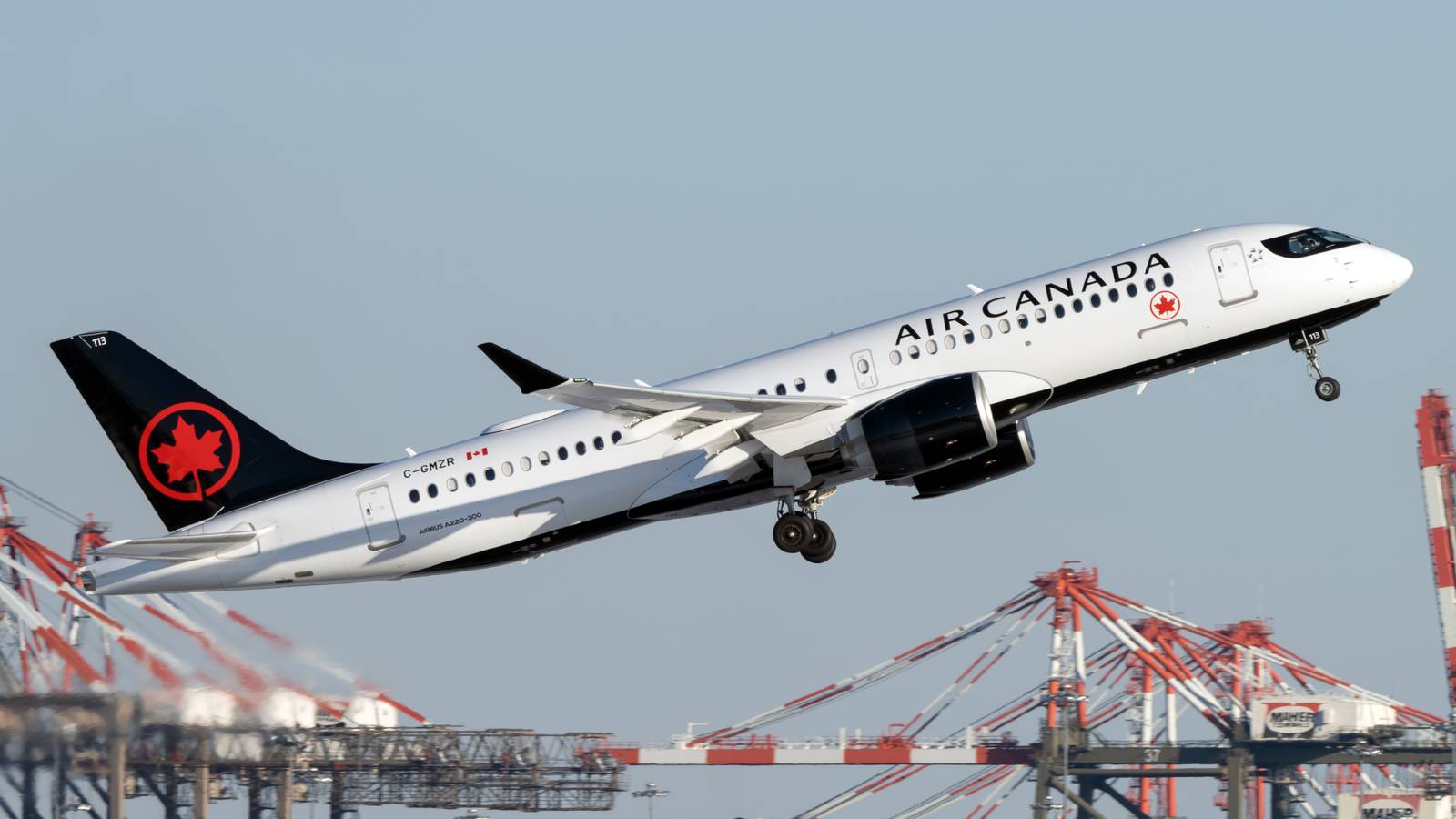 Air Canada Is Still Making A Loss... But It's Getting Smaller