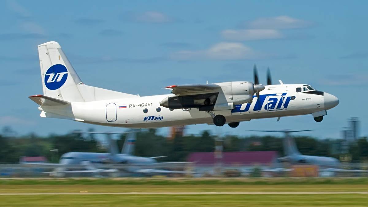 Russian Airport Worker Killed By Spinning Antonov An-24 Propeller