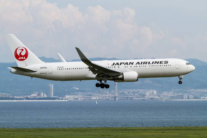 航空機・ヘリコプター Japan Airlines Boeing 767-300ER 1:400