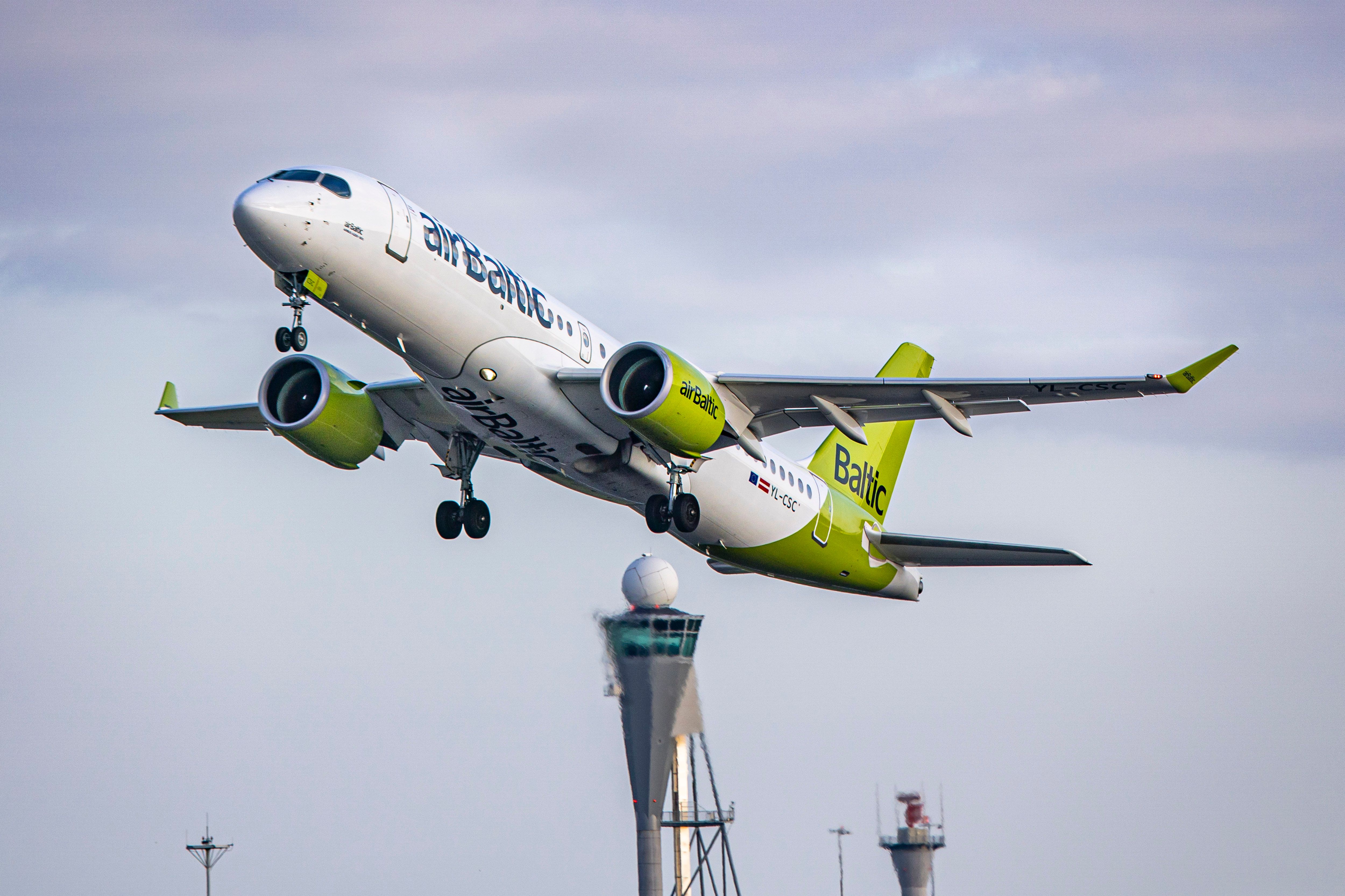 SWISS To Wet Lease Up To 6 airBaltic Airbus A220s This Winter