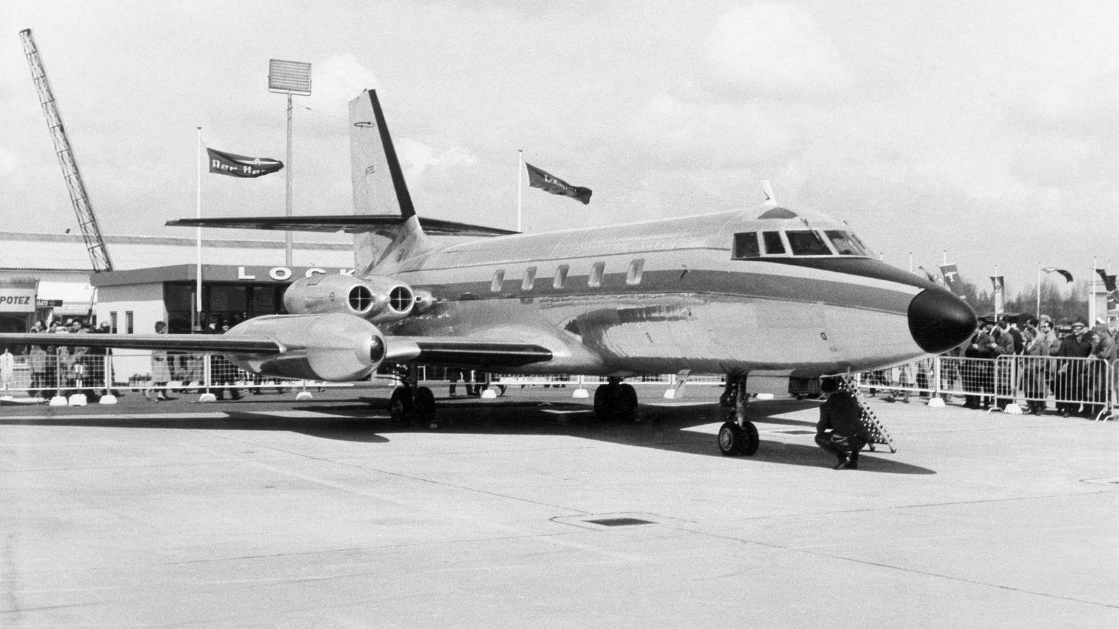 Elvis’ Private Jet Is Up For Auction But It Doesn’t Fly