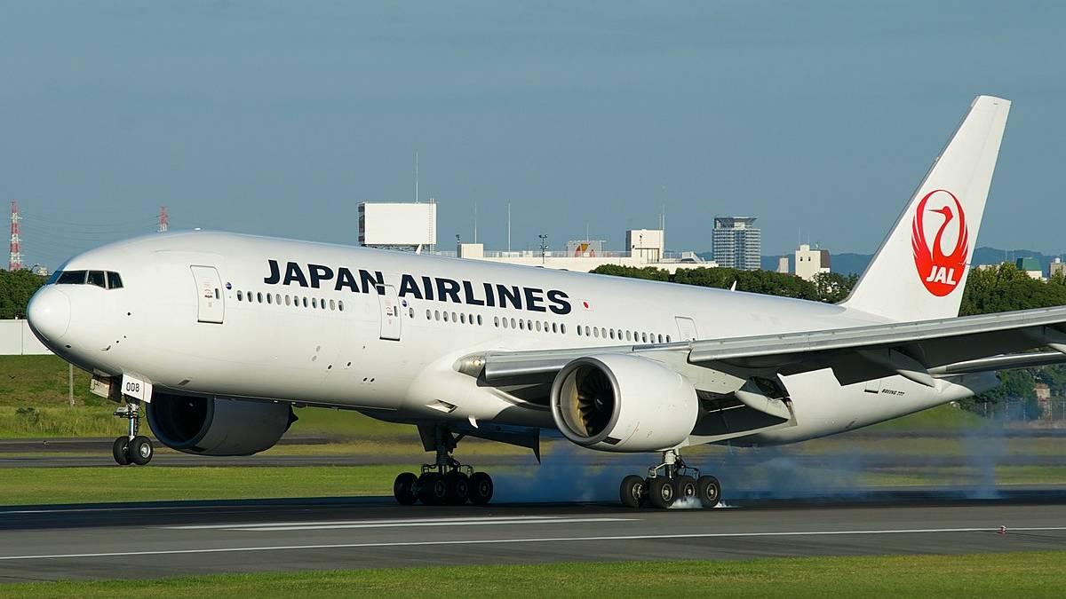Japan Airlines Boeing 777 Returns To Haneda After Engine Shutdown
