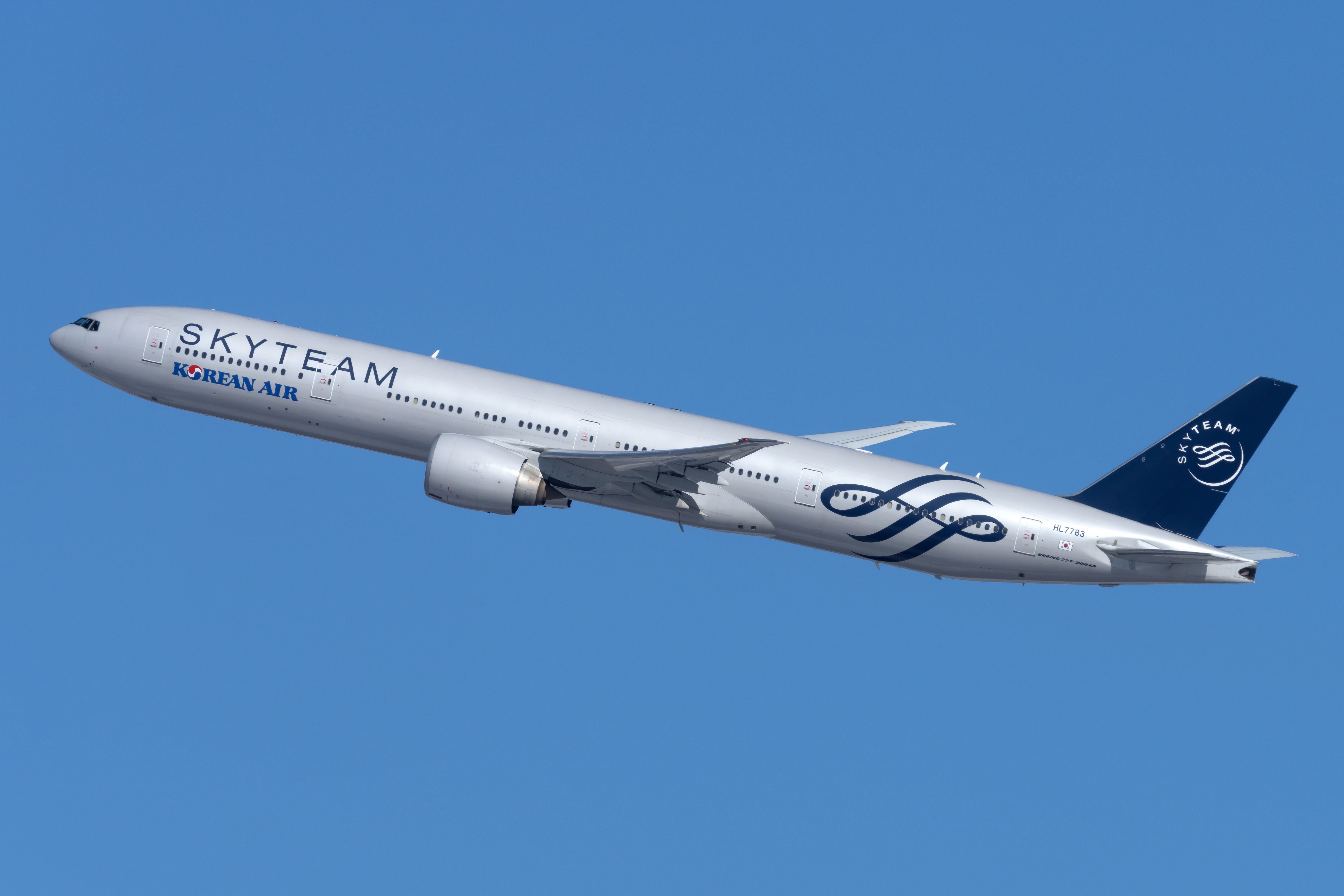 Revealed: The Airports Served By The Most SkyTeam Airlines