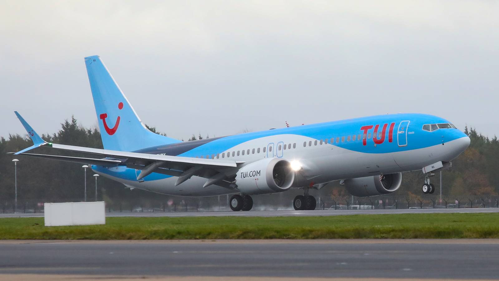 Almost 100,000 People Sign Petition Hoping To Save Doncaster Sheffield Airport