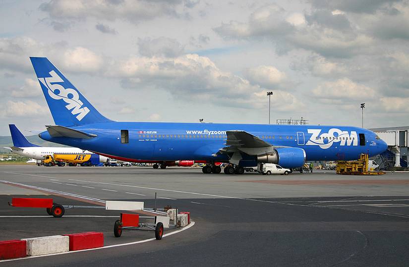 What Aircraft Types Did Canadian Low-Cost Carrier Zoom Airlines Operate?