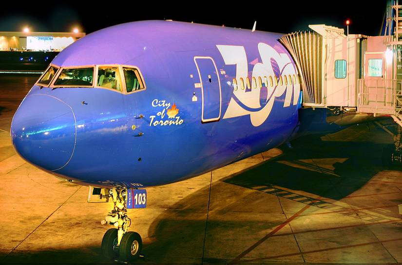What Aircraft Types Did Canadian Low-Cost Carrier Zoom Airlines Operate?