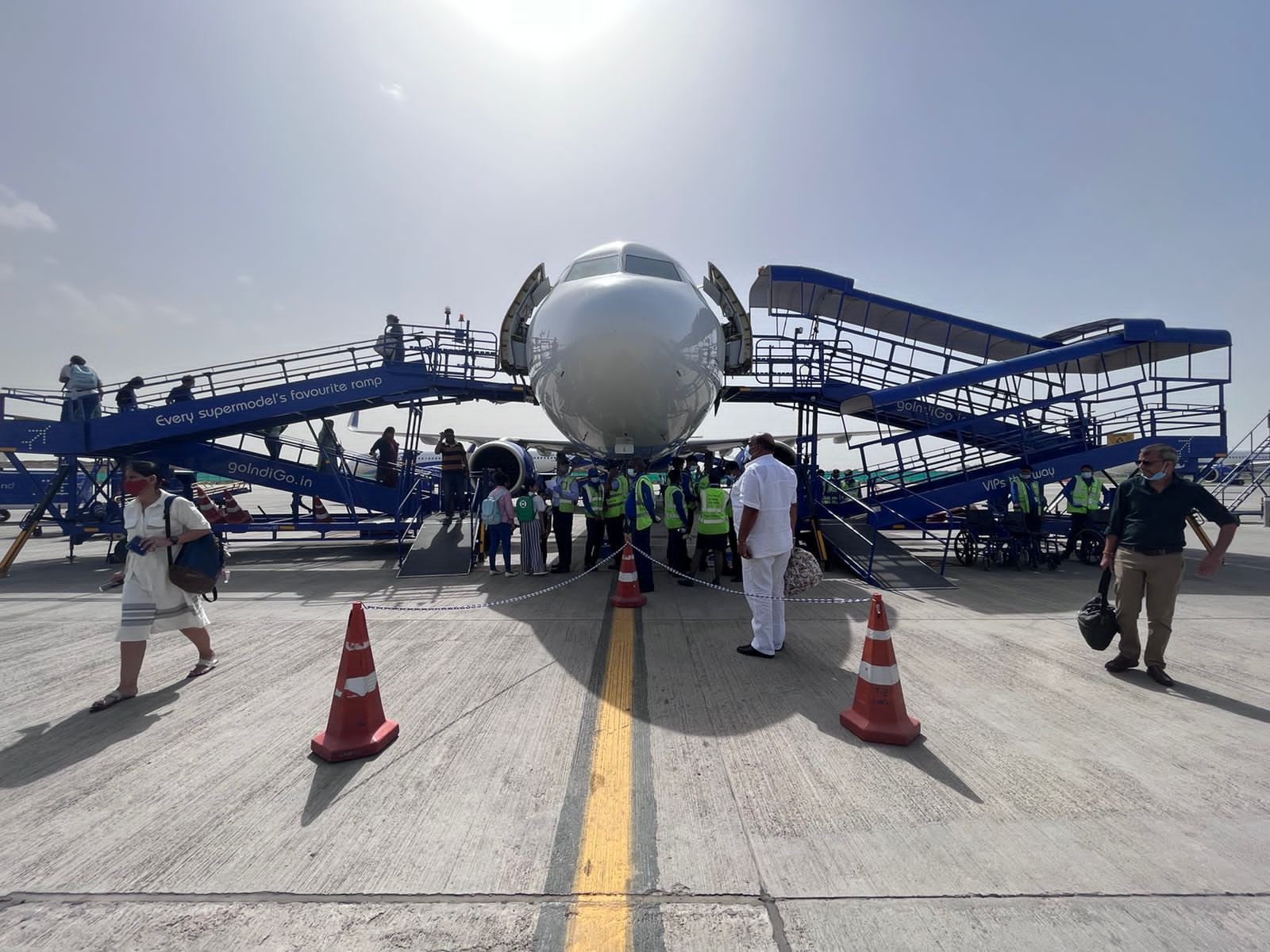 Cool: IndiGo Is Now Deplaning Passengers On Both Sides Of The Aircraft