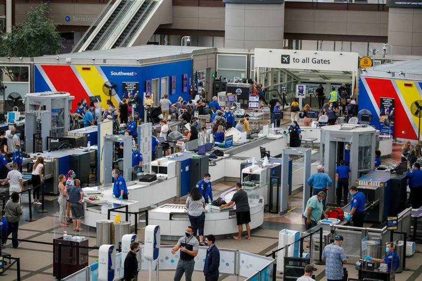 Passenger Arrested On JetBlue Flight After Holding Razor Blade To ...