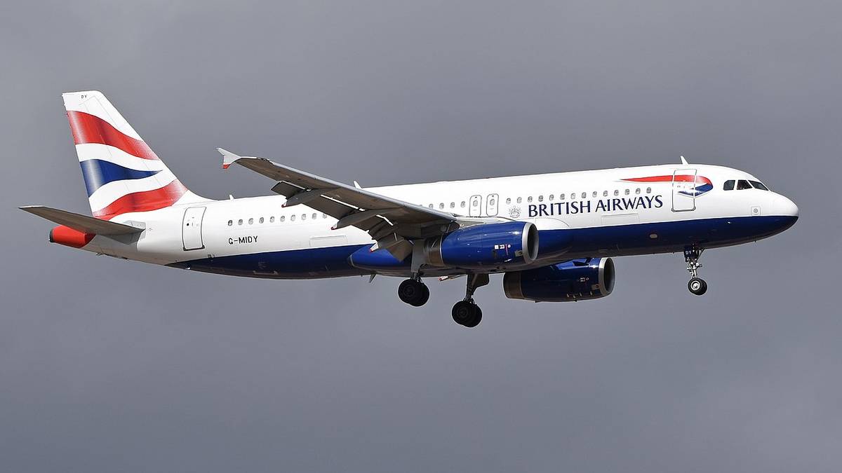 British Airways Airbus A320 Performs Go Around Due To Nose Gear Steering Malfunction