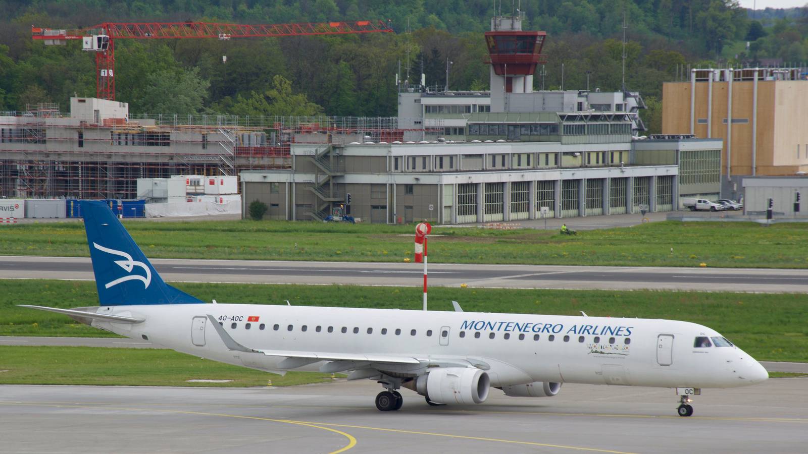 Montenegro Airlines' E195 Is Still Stuck In Podgorica