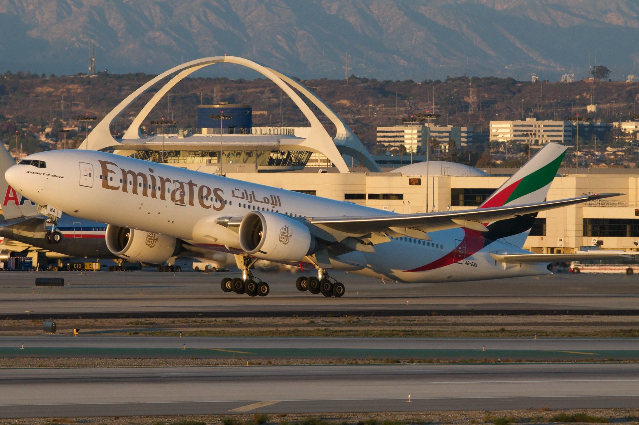 Why The Range Of The Boeing 777-200LR Was Too Long